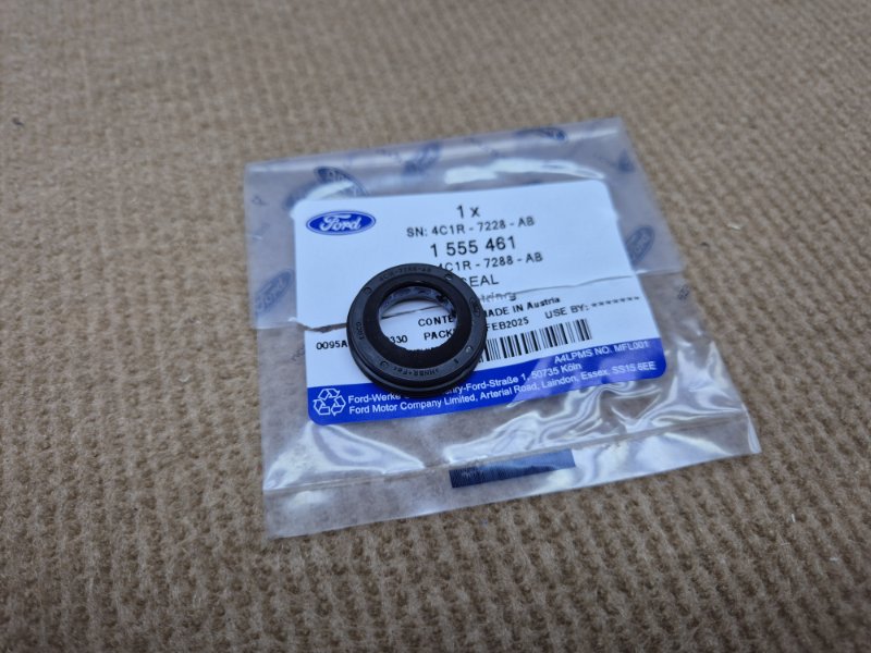 Сальник КПП Ford Transit 2006/2014 1555461